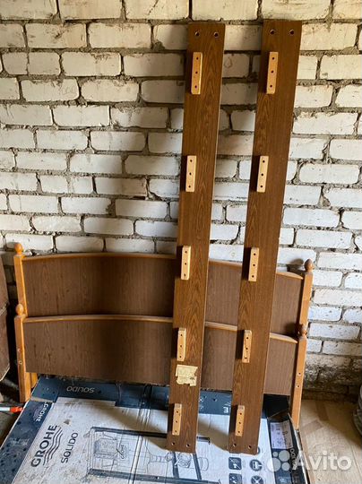 Кровать двухспальная разобранная