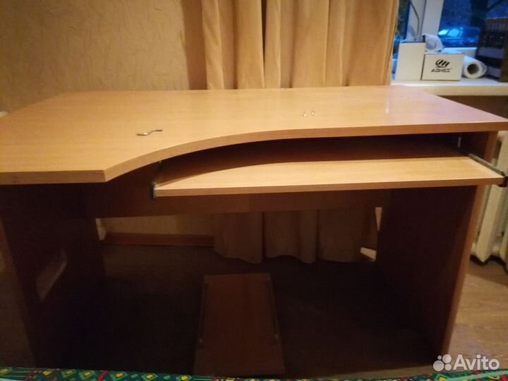 Компьютерный стол