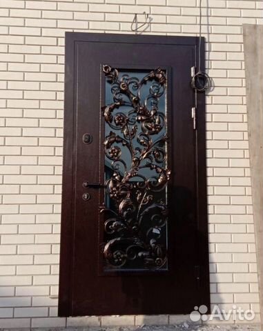 Дверь входная Цветы с кованной решеткой на заказ
