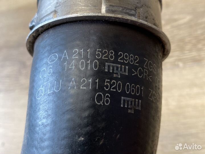 Mercedes е 211 патрубок интеркуллера