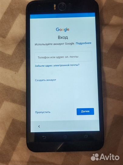 ASUS ZenFone Selfie ZD551KL, 3/32 ГБ