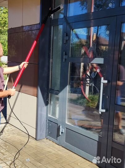Профессиональная мойка фасадов, окон, остекления