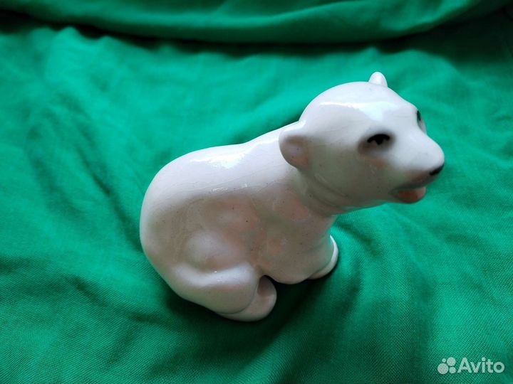 Фигурка фарфоровая Белый медведь лфз
