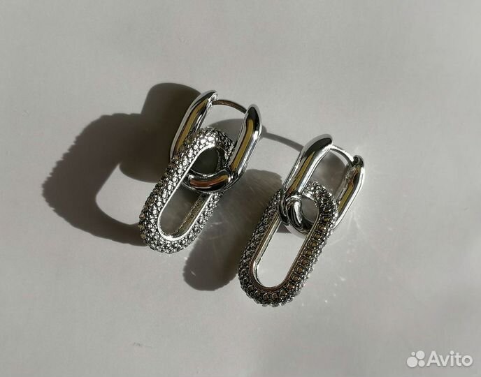 Стильные серьги