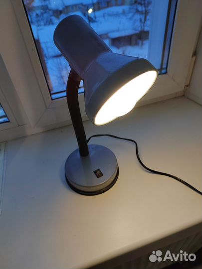 Лампа настольная