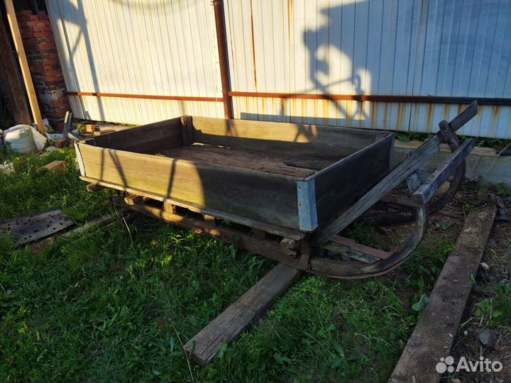 Сани для лошади и хомут