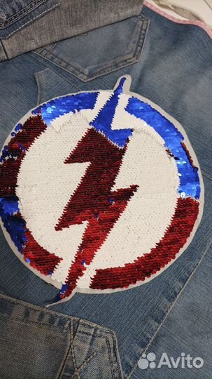 Пришивная аппликация с пайетками 