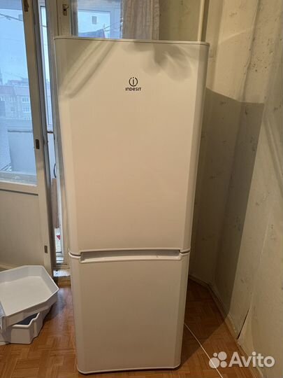 Холодильник Indesit BIA161NF