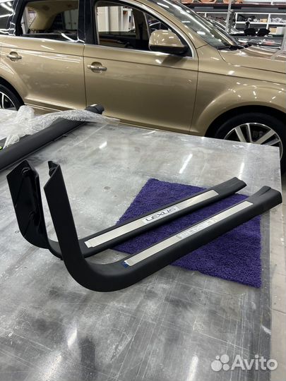 Lexus RX накладки порогов с подсветкой