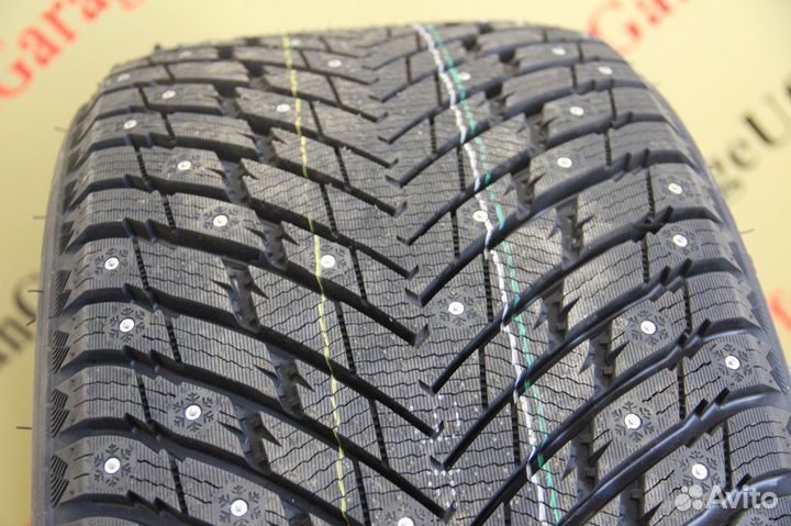 Zmax Winternova Stud II 225/40 R18 и 255/35 R18