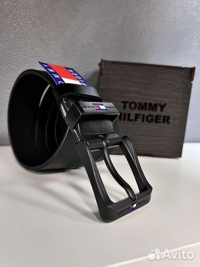 Мужской кожаный ремень черный