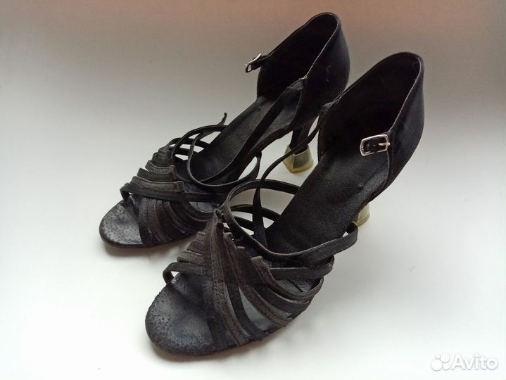 Танцевальная обувь женская: туфли для латины