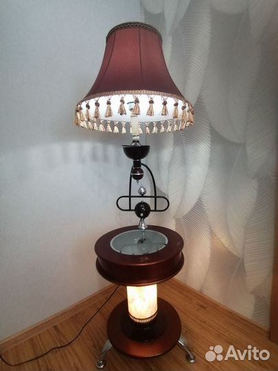 Продам торшер