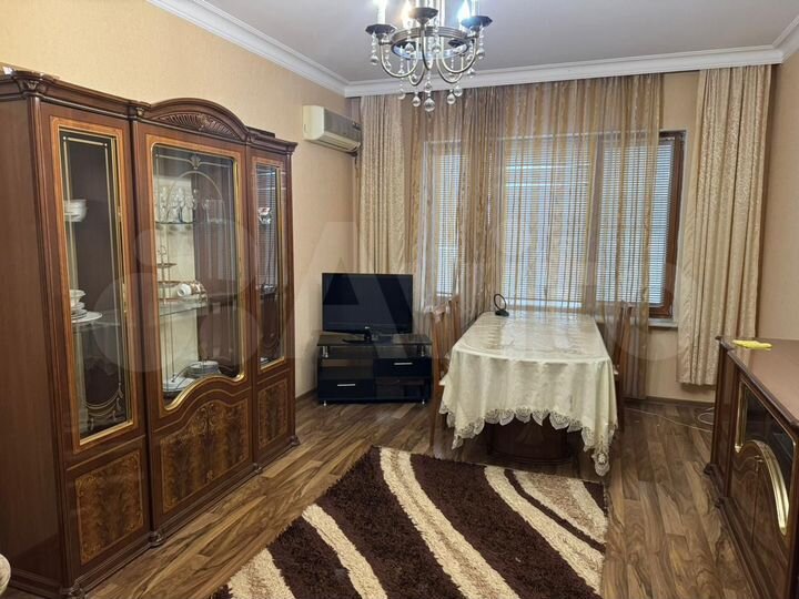 2-к. квартира, 70 м², 7/15 эт.