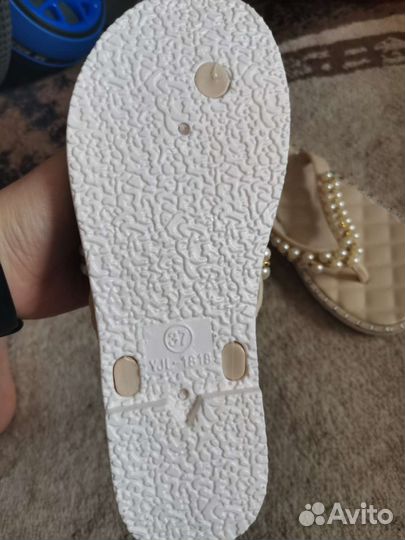 Шлепанцы женские