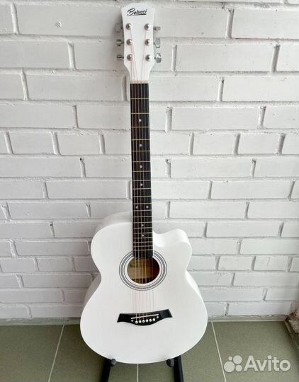 Гитара Белучи