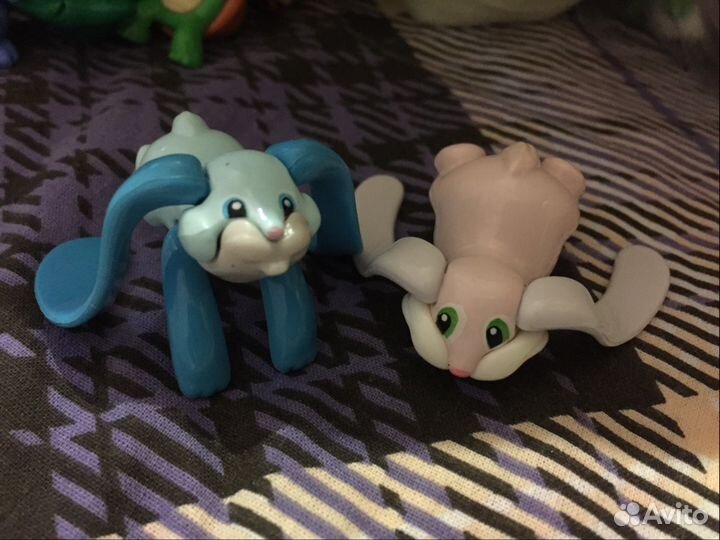 Игрушки, а также фигурки из киндеров