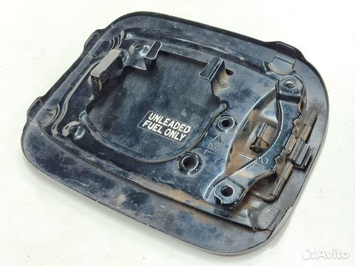 Лючок топливного бака Corolla 150 2006-13 левый ру