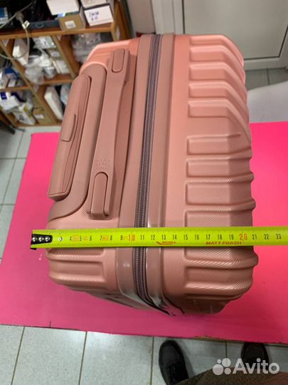 Дорожный чемодан на колесиках с алюминиевой рамой