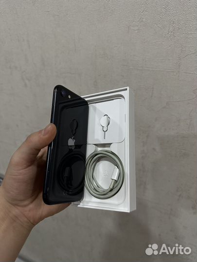 iPhone SE (2020), 64 ГБ