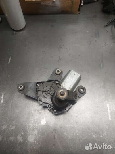 Моторчик багажника Рено Сандеро