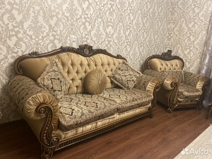 Диван с креслами