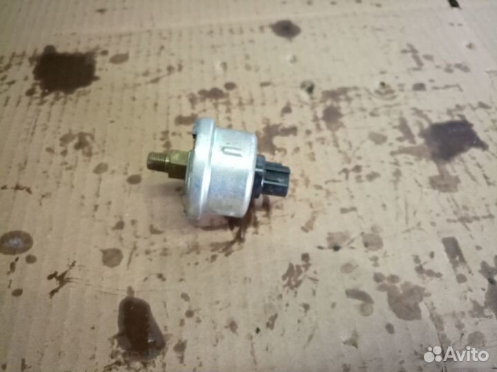 Датчик давления масла Toyota Land Cruiser 1grfe