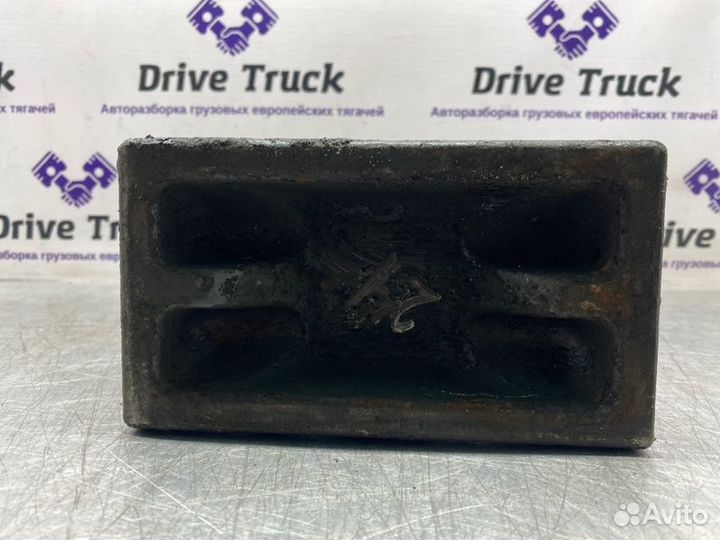 Проставка стремянки передней рессоры Renault