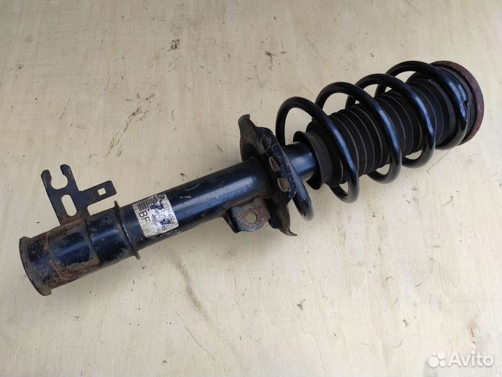 Амортизатор правый в сборе на Astra H Zafira B