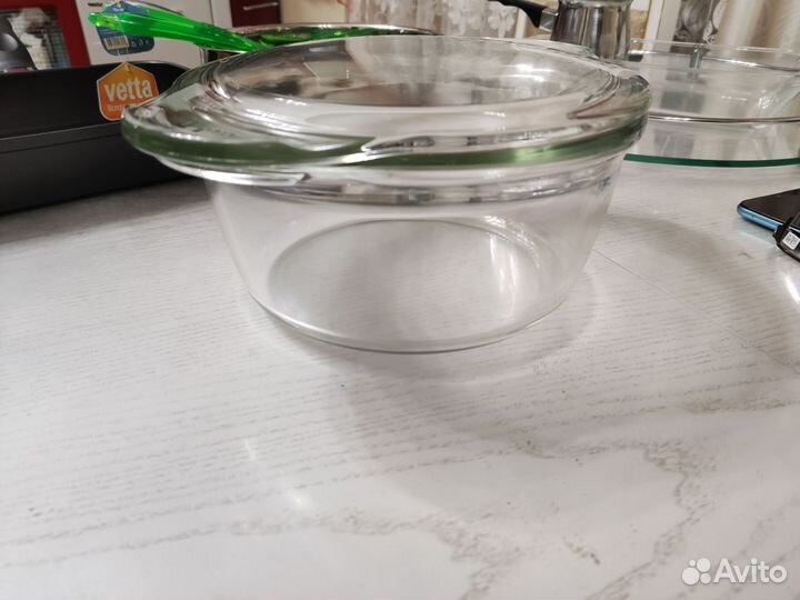 Стеклянная кастрюля