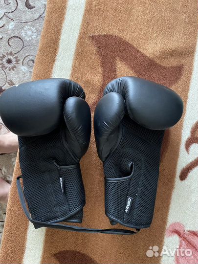 Боксерские перчатки 12 oz