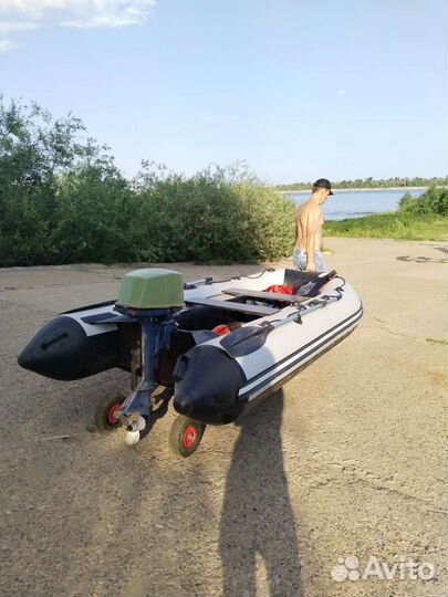 Лодка Ривьера 3200ск с мотором