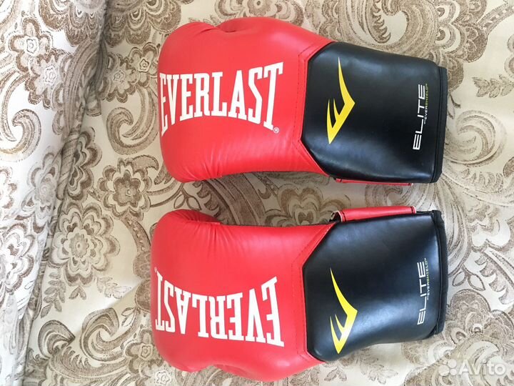 Боксерские перчатки everlast 14 oz