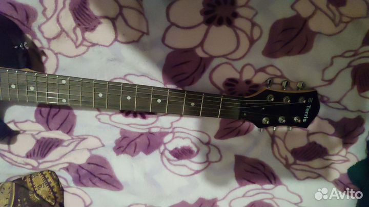 Гитара и комбоусилитель