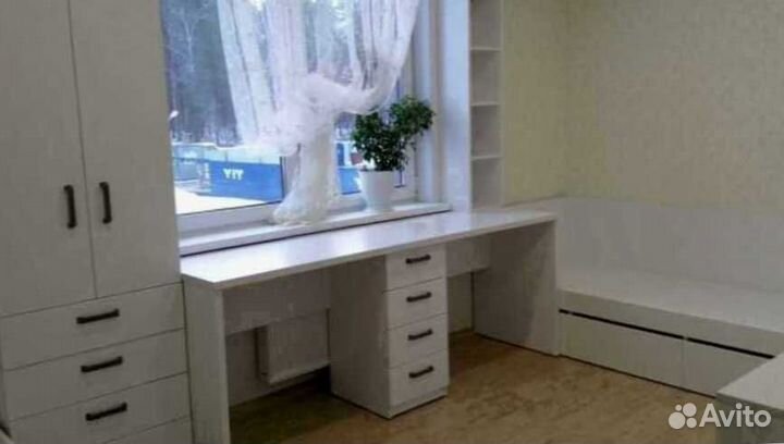 Рабочая зона у окна