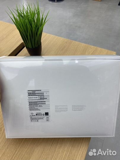 Apple macbook air 13 M2 2022 Новый