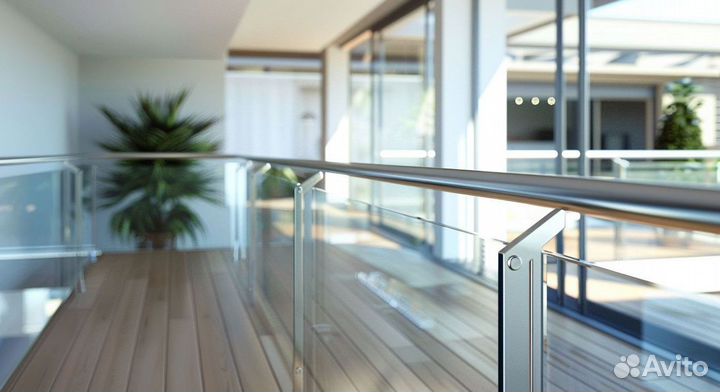 Стеклянное ограждение лестницы