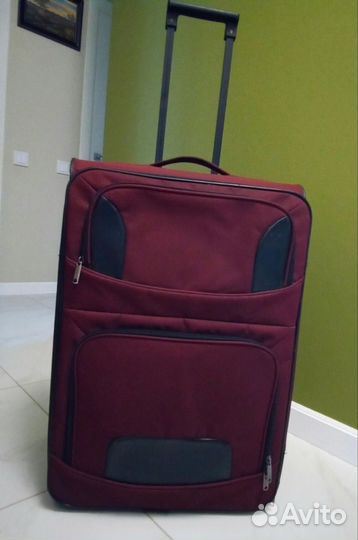 Чемодан на колесах большой L бу