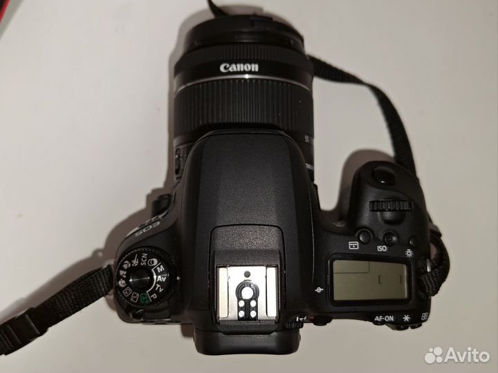 Зеркальный фотоаппарат Canon EOS 77D