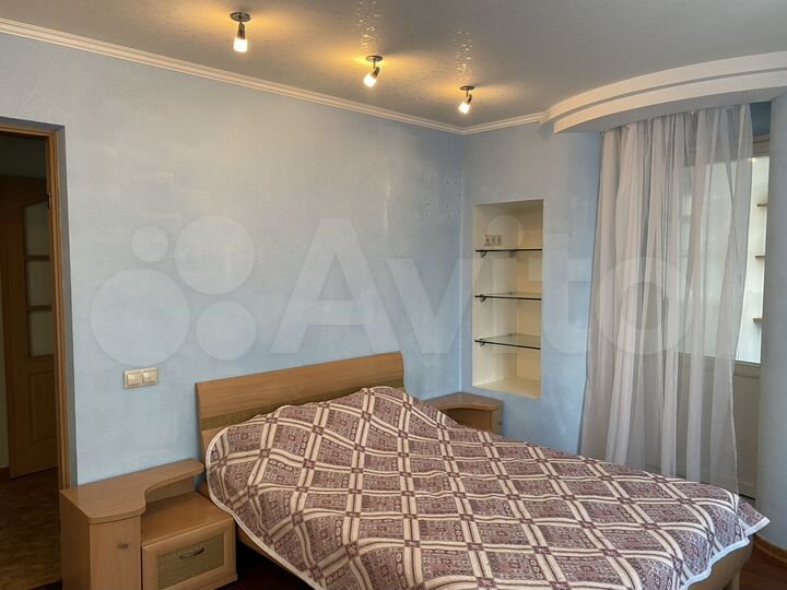 2-к. квартира, 70 м², 3/6 эт.