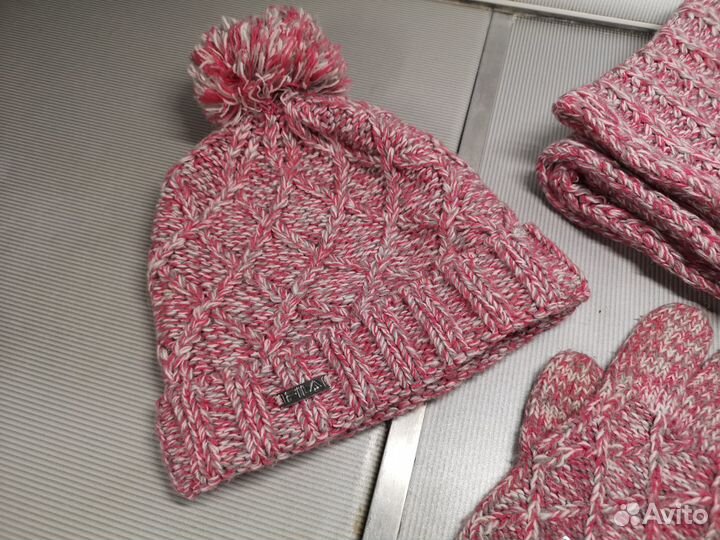 Шапка, шарф и перчатки fila