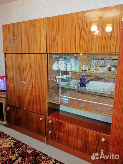 Шкаф сервант