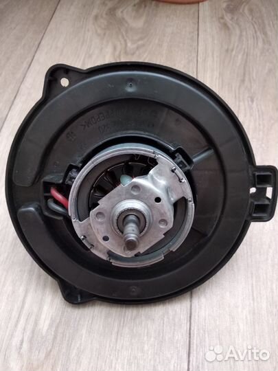 Вентилятор моторчик печки Авенсис 250 Королла 120