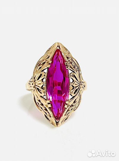 Золотое кольцо с корундом