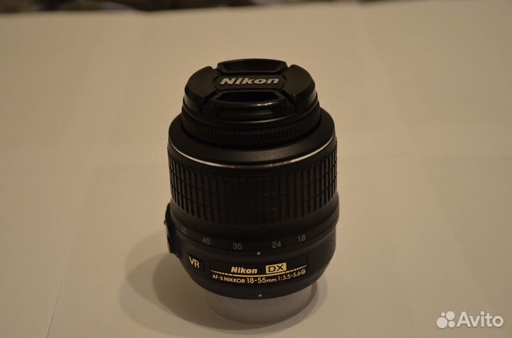 Объектив Nikon 18-55