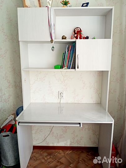 Письменный стол