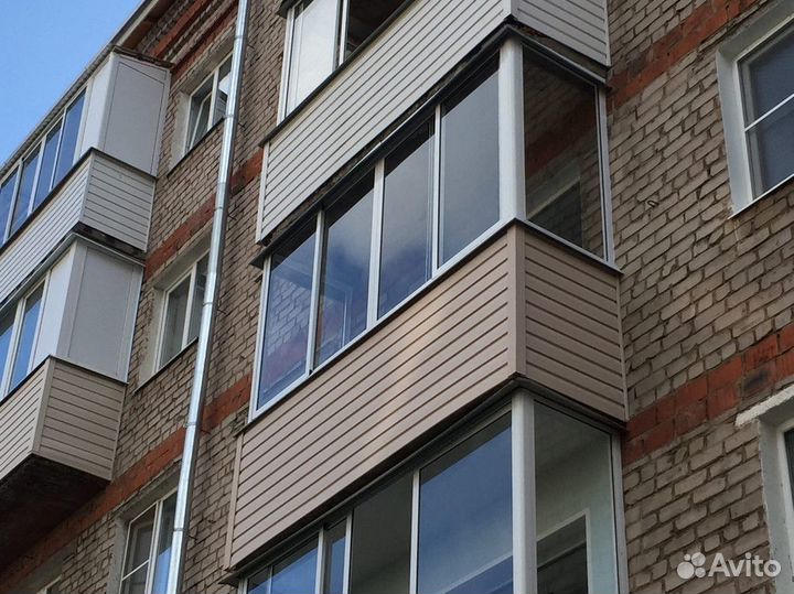 Остекление и отделка балконов / лоджий современно