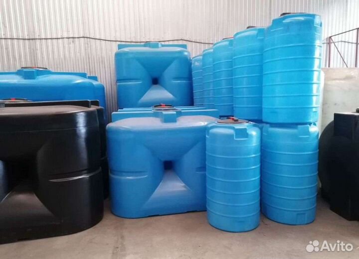 Пластиковые емкости для воды