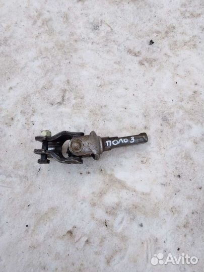 Рулевой карданчик Volkswagen Polo 3