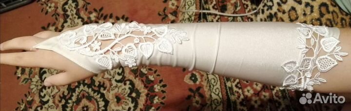 Перчатки белые